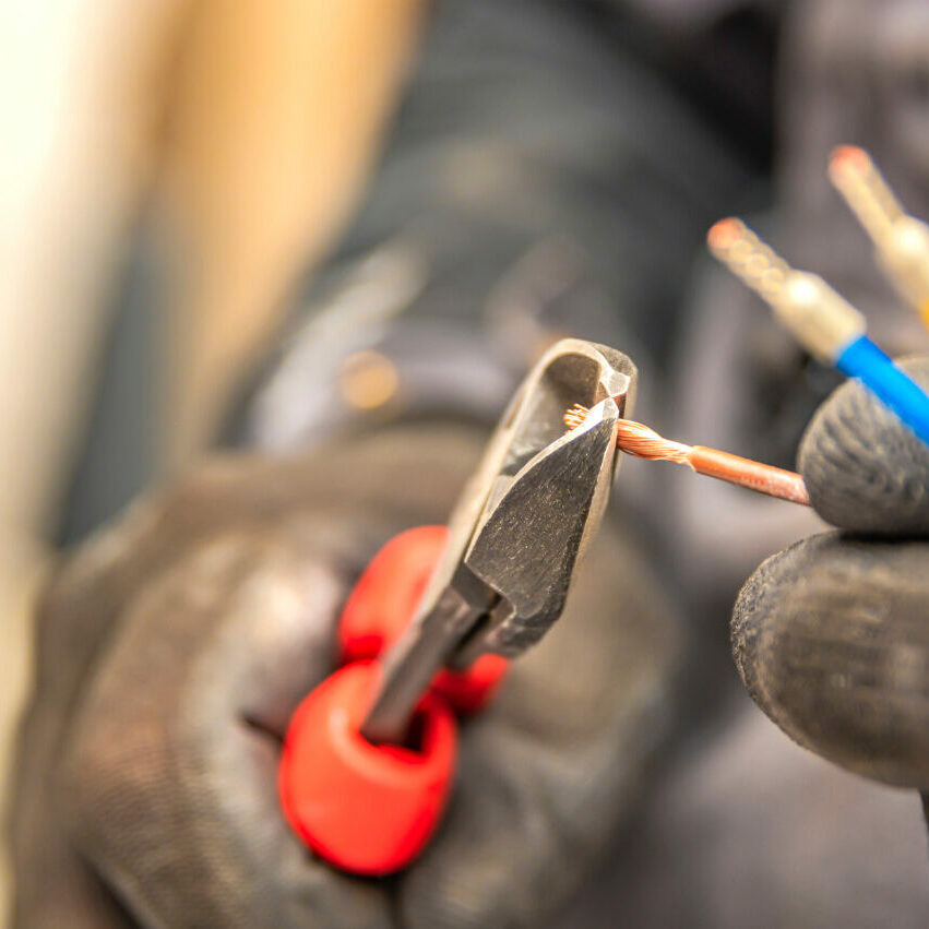 Electrician,Cuts,Electrical,Wires,With,Pliers,,Installation,Of,Household,Electrical Electrician,Cuts,Electrical,Wires,With,Pliers,,Installation,Of,Household,Electrical